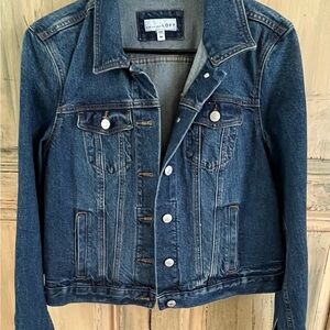 Women’s Denim Trucker Jacket Classic Mid Wash size Medium